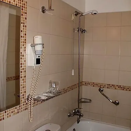Imperador Hotel 2*